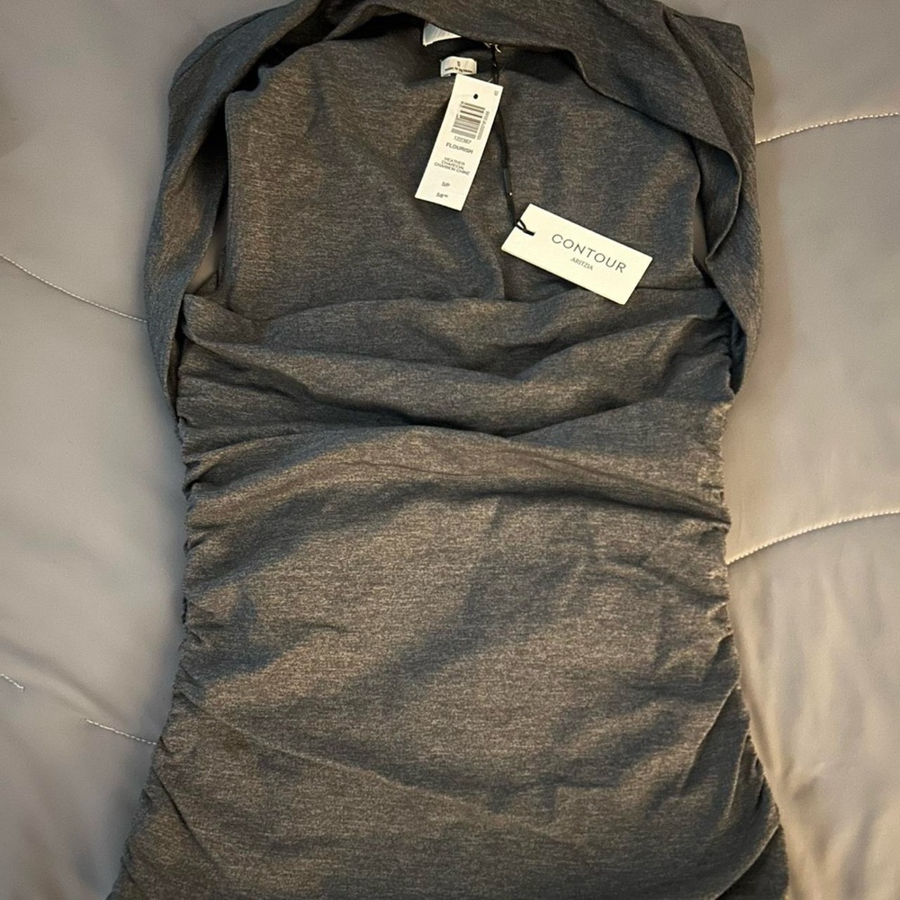 NEW Aritzia Charcoal Contour Flourish Top